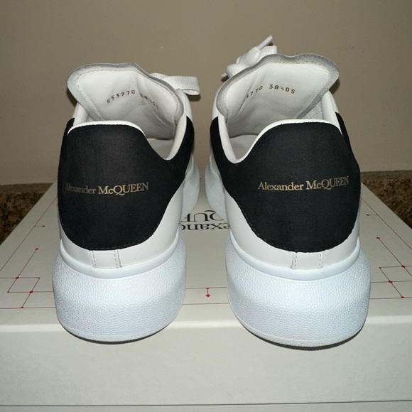 Alexander McQUEEN Women's Oversized Suede Heel Detail Sneakers - Picture 7 of 11